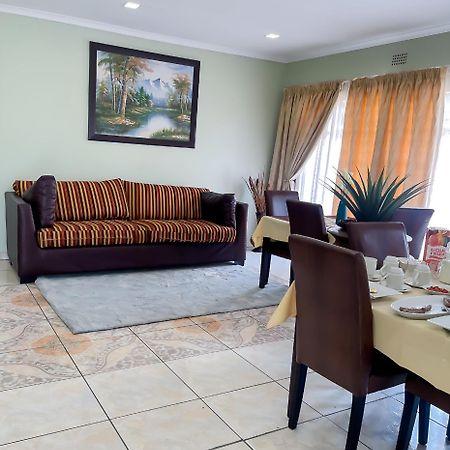 Oasis Of Life Guest House 윗뱅크 외부 사진