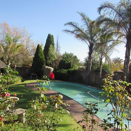 Oasis Of Life Guest House 윗뱅크 외부 사진