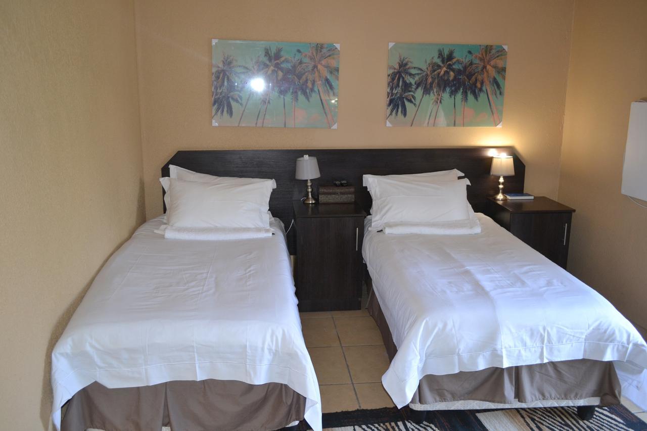 Oasis Of Life Guest House 윗뱅크 외부 사진