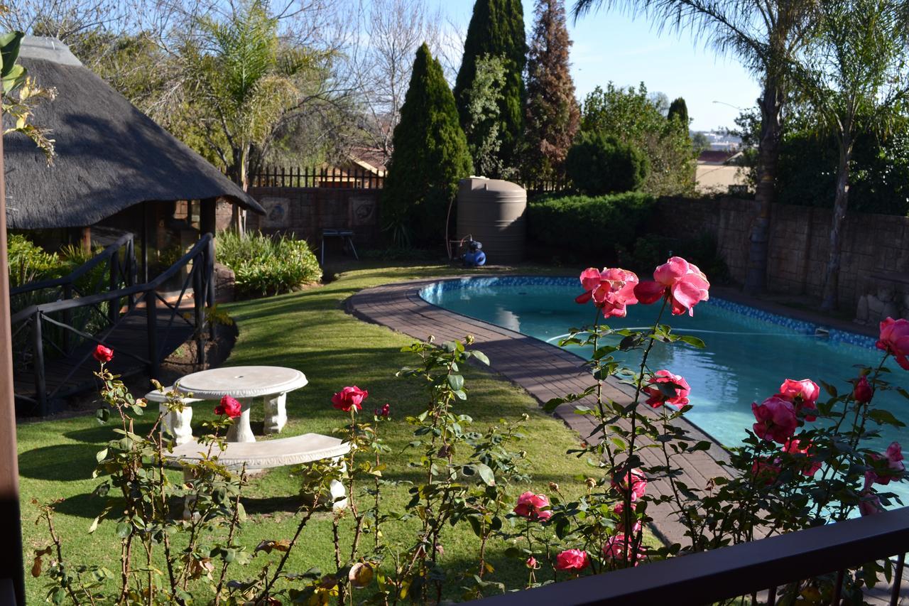 Oasis Of Life Guest House 윗뱅크 외부 사진
